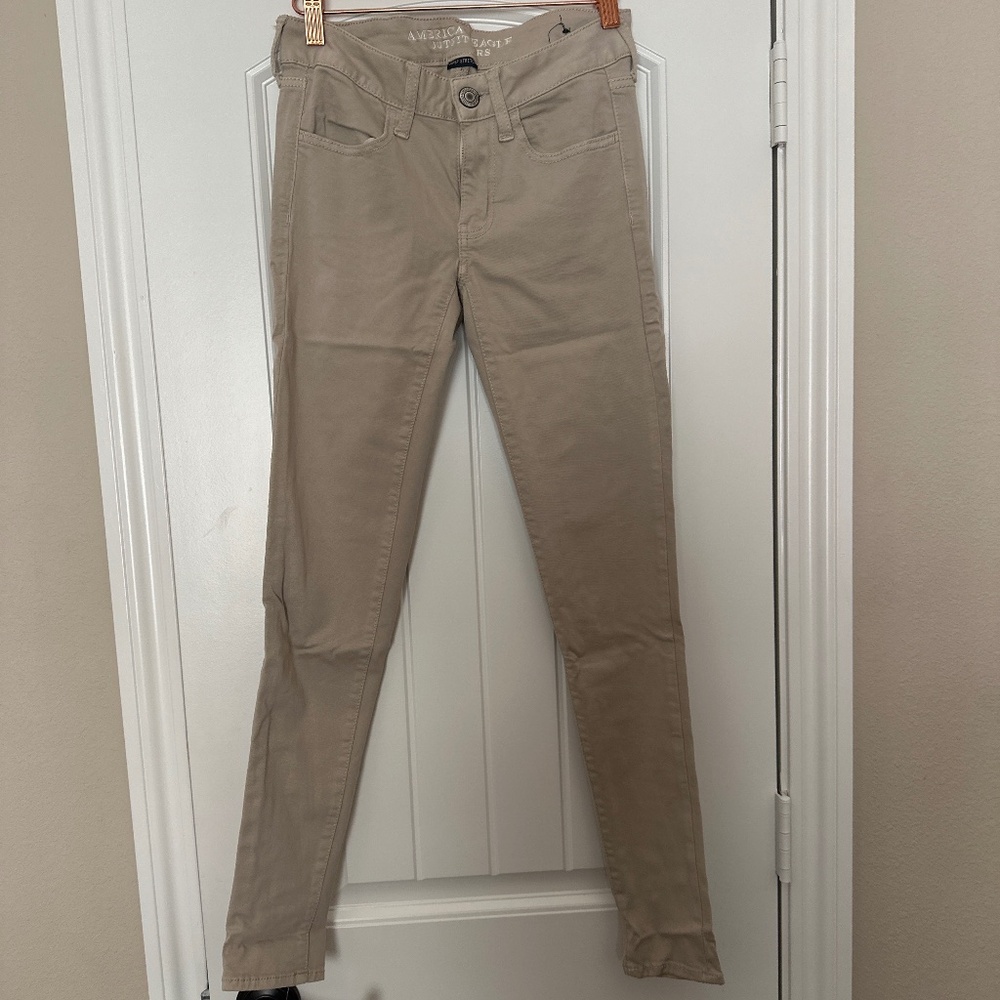 American Eagle Super Stretch Khaki Jegging Pants Size 2